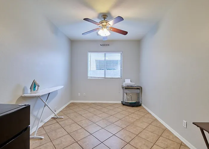 Entire In Glendale, Arizona * Glendale